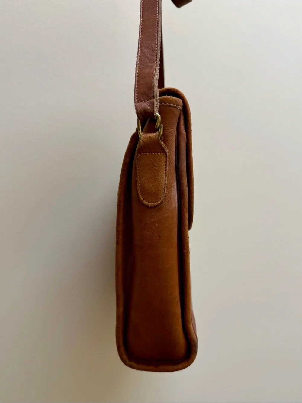 Coach Vintage Scout British Tan Leather Crossbody Bag With Brass Snap 9890